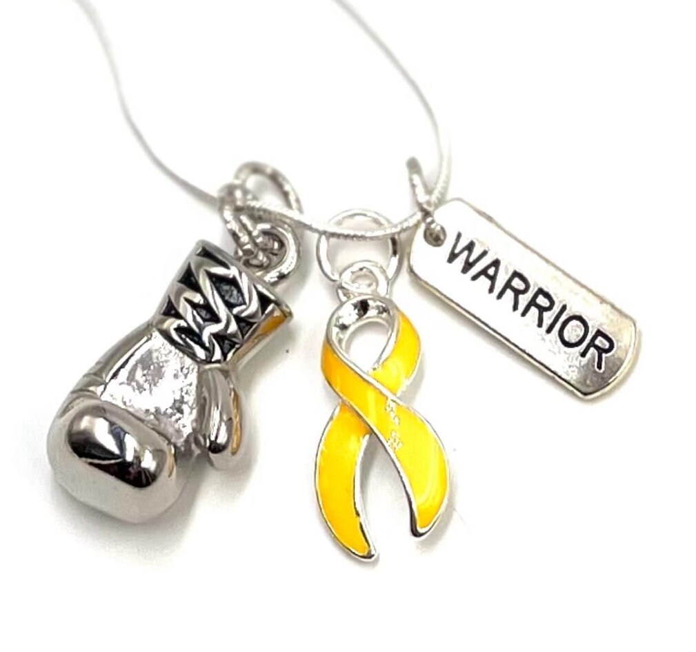 Gold Ribbon Boxhandschuh Halskette/Fight - Alveoläres Rhabdomyosarkom, Kinderkrebs, Copd, Rohes Neuroblastom von RockYourCauseJewelry