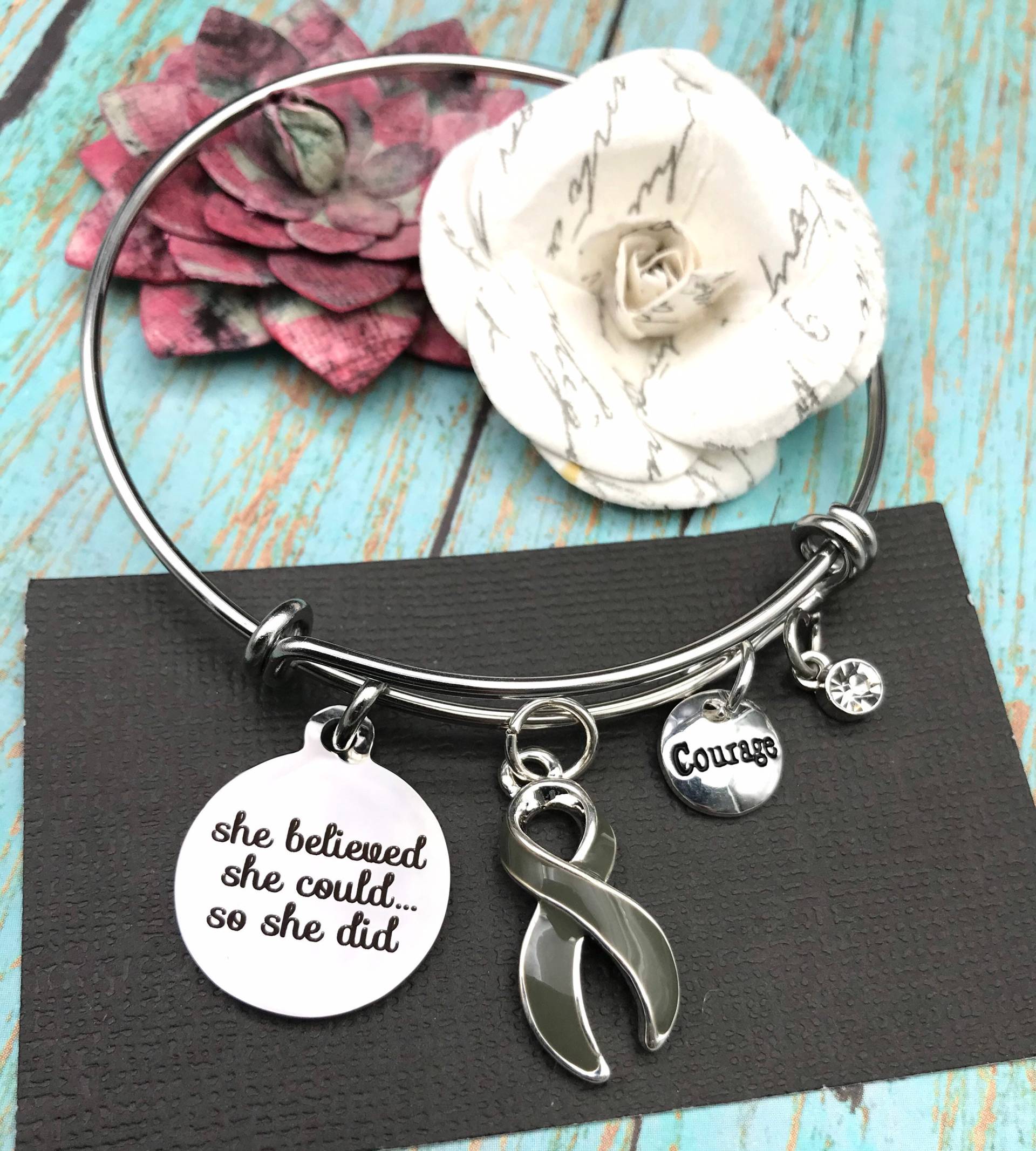 Grau Grau Band Charm Armband - Aphasie, Gehirn Krebs Überlebende, Hirntumoren, Typ 1 Oder 2 Diabetes Bewusstsein Geschenk Sie Glaubte, Könnte von RockYourCauseJewelry