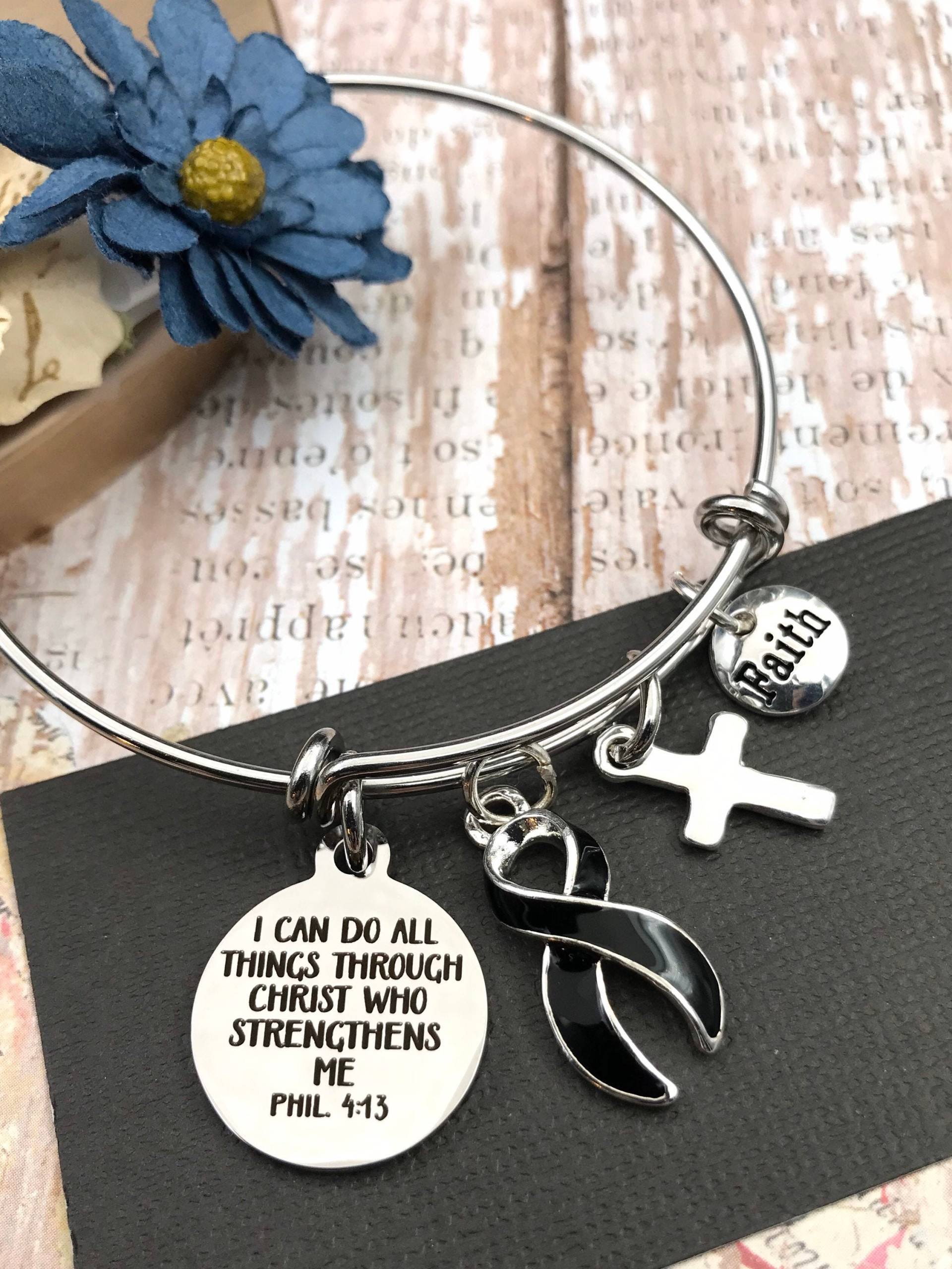 Phil 413 Ich Kann Alle Dinge Durch Christus/Schwarzes Band Charm Armband Melanom, Hautkrebs Bewusstsein Überlebende Geschenk von RockYourCauseJewelry