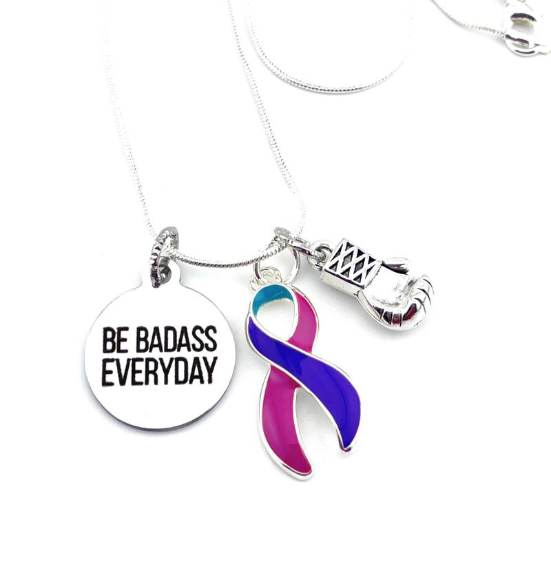 Sei Badass Jeden Tag 9 - Schilddrüsenkrebs Überlebende/Bewusstsein Halskette Sei Badass Jeden Tag 9 - Schilddrüsenkrebs Überlebende/Bewusstsein Halskette von RockYourCauseJewelry