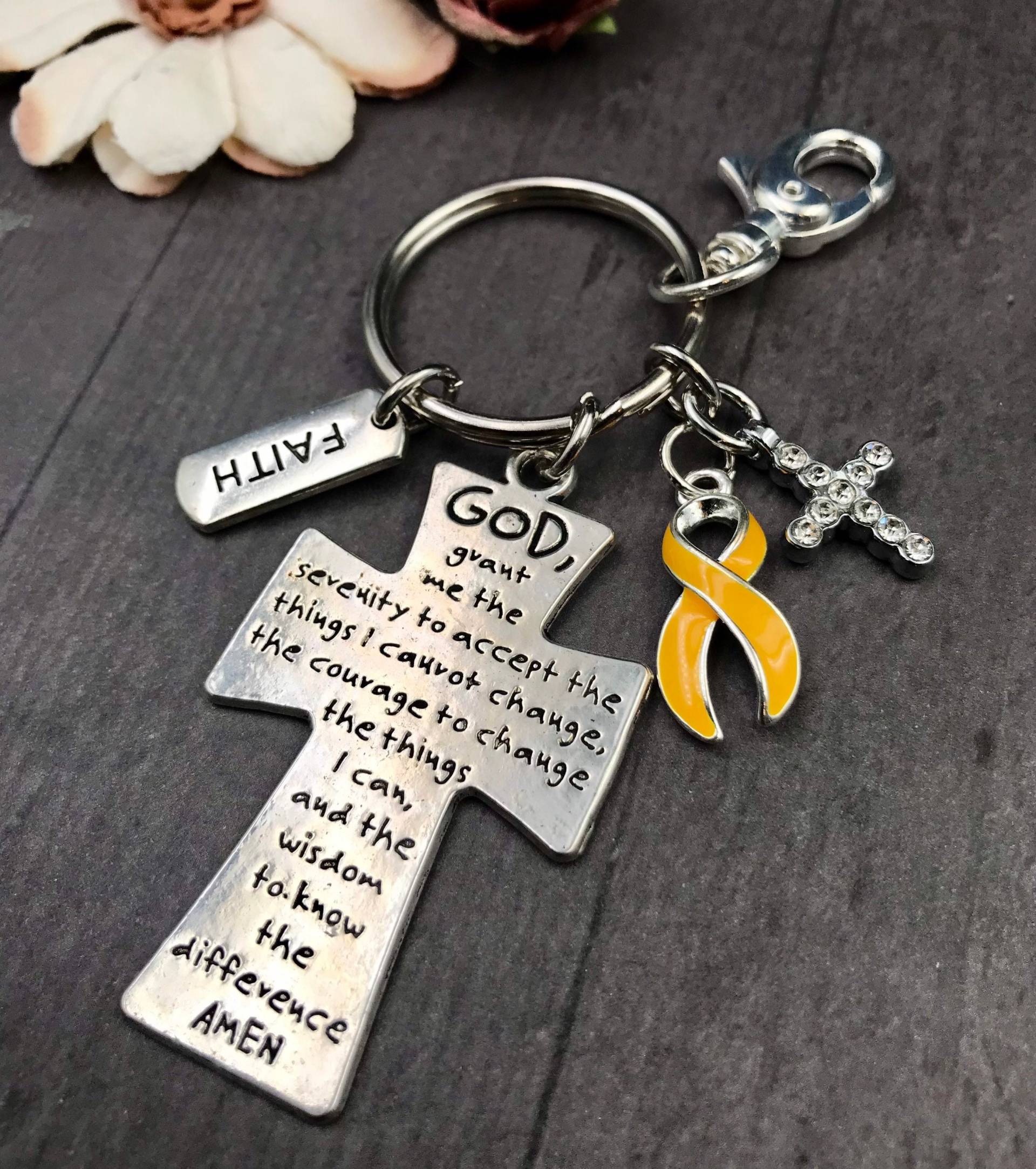Serenity Prayer Schlüsselanhänger/Goldband Kindheit Krebs Bewusstsein Neuroblastom Osteosarcoma Geschenk von RockYourCauseJewelry