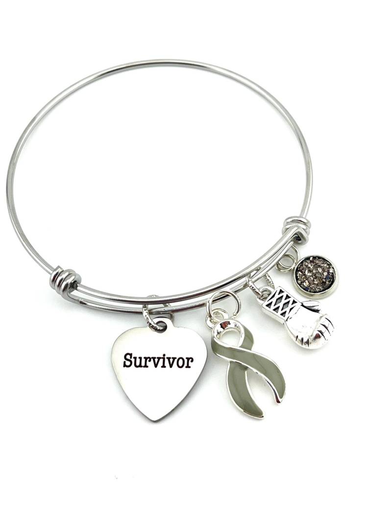 Überlebens-Charm-Armband - Graues Band Aphasie, Asthma, Hirntumor Überlebender, Hirntumor, Typ 1 Oder 2 Diabetes Bewusstsein Geschenk von RockYourCauseJewelry