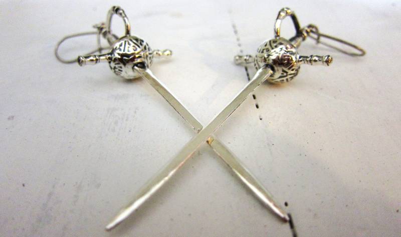 sterling Silber Schwert Ohrringe, Oxidierter Biker Schmuck von RockYourFingers