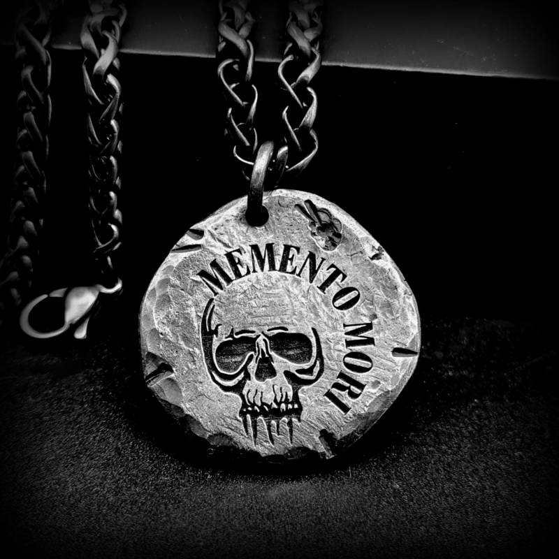 Memento Mori Halskette Totenkopf Anhänger 925 Silber Rustikal von Rockerschmuck666