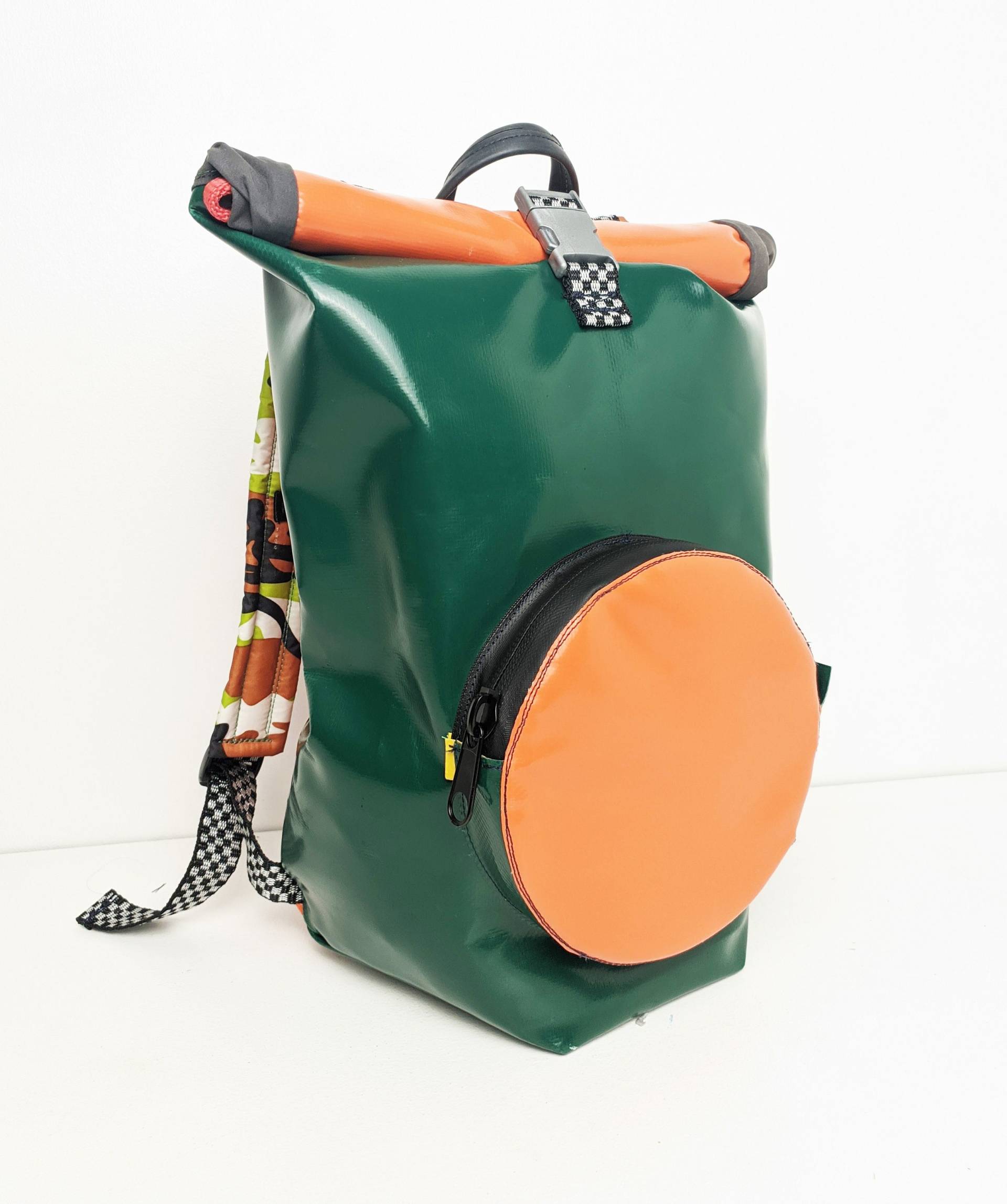 Upcycled Kinder Rolltop-Rucksack Aus Plane Für 6 - 10 Jährige von RocketcrunchShop