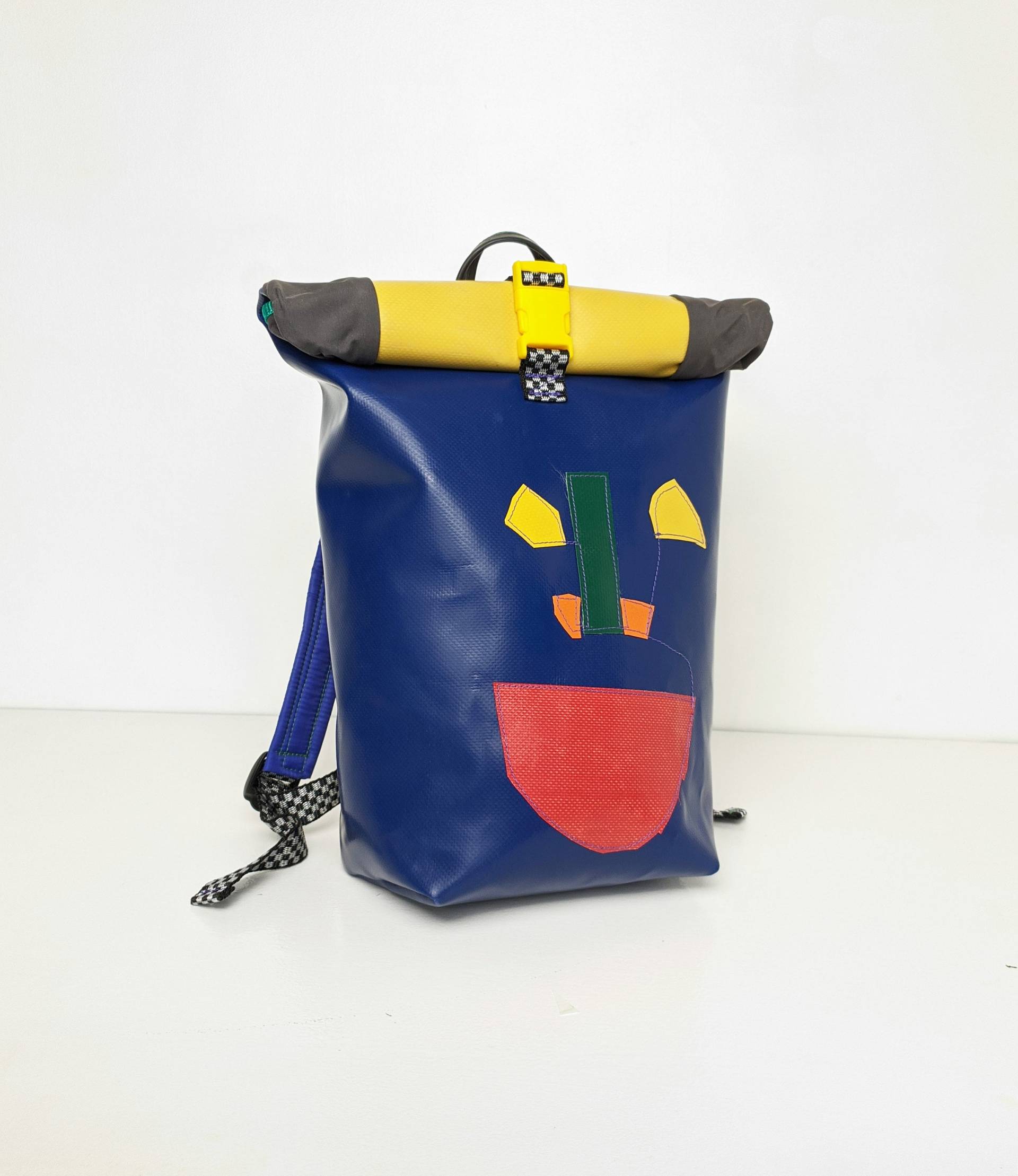 Upcycling Kinder Rolltop-Rucksack Aus Plane Im Alter Von 6-10 Jahren von RocketcrunchShop