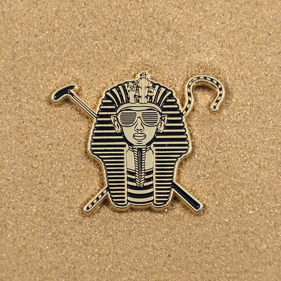 King Putt Emaille Pin, Anstecknadel, Vergoldet, Schmuck, Brosche, Badge King Putt Emaille Pin, Anstecknadel, Vergoldet, Schmuck, Brosche, Badge von RocketsauceLabs