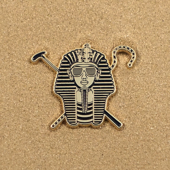 King Putt Emaille Pin, Anstecknadel, Vergoldet, Schmuck, Brosche, Badge von RocketsauceLabs