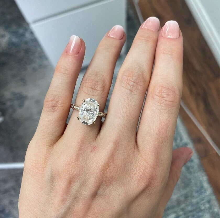 Oval Solitär Verlobungsring, Moissanit Diamant Ring, Einzigartige Art Deco Ehering, Micro Pave Akzentring, 925 Silber Damenringe Oval Solitär Verlobungsring, Moissanit Diamant Ring, Einzigartige Art Deco Ehering, Micro Pave Akzentring, 925 Silber Damenringe von RockingJewels