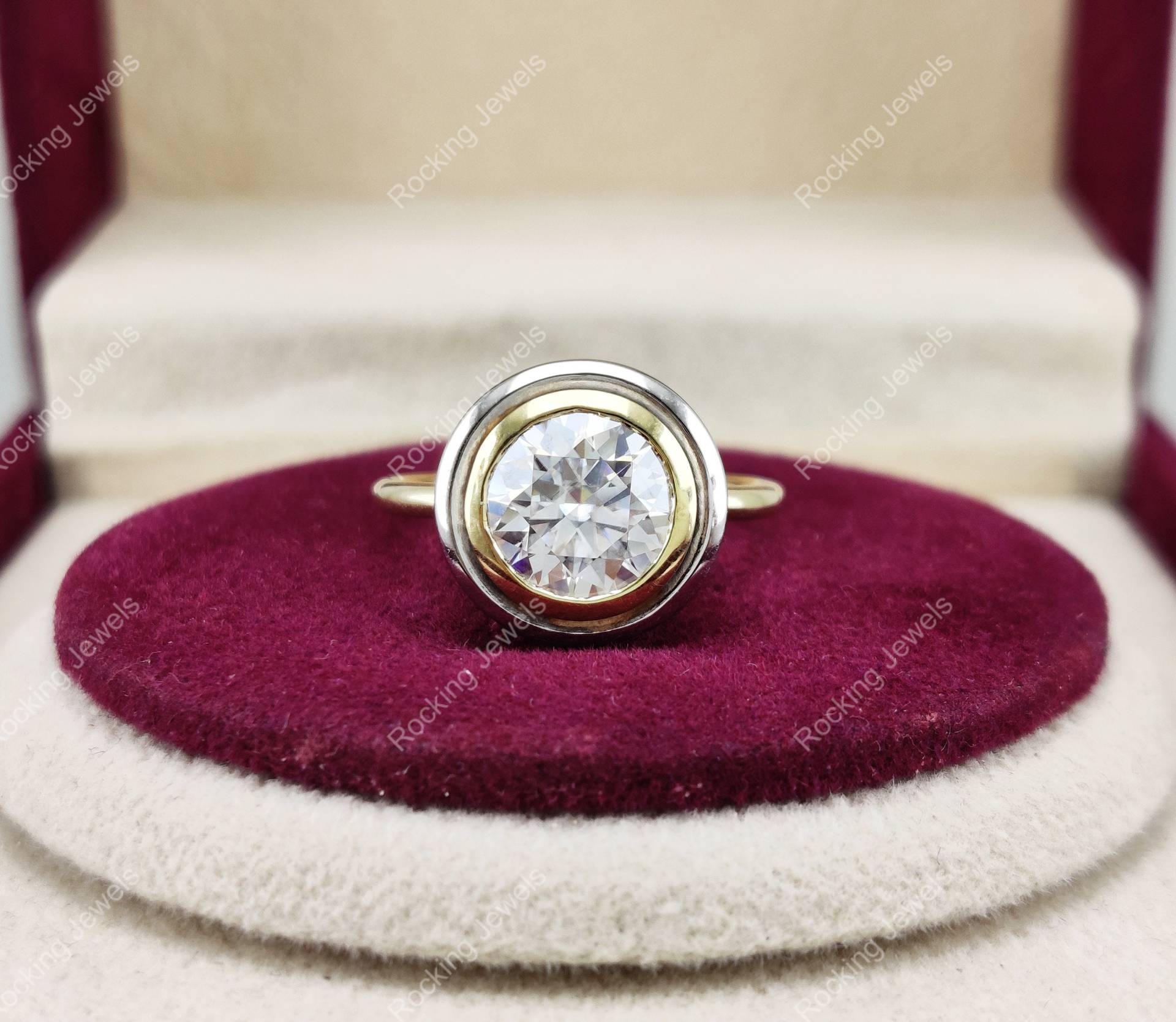 Zweifarbiger Solitärring, Lünette Set 10K/14K Massivgold Moissanite Verlobungsring, Einzigartige Versprechensringe Für Frauen, 925Er Silber von RockingJewels