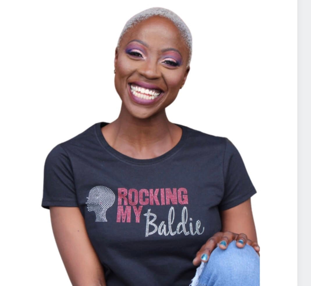 strass Glatzkopf T-Shirt Brustkrebs & Alopecia Support strass Glatzkopf T-Shirt Brustkrebs & Alopecia Support von RockingMyGloryLLC