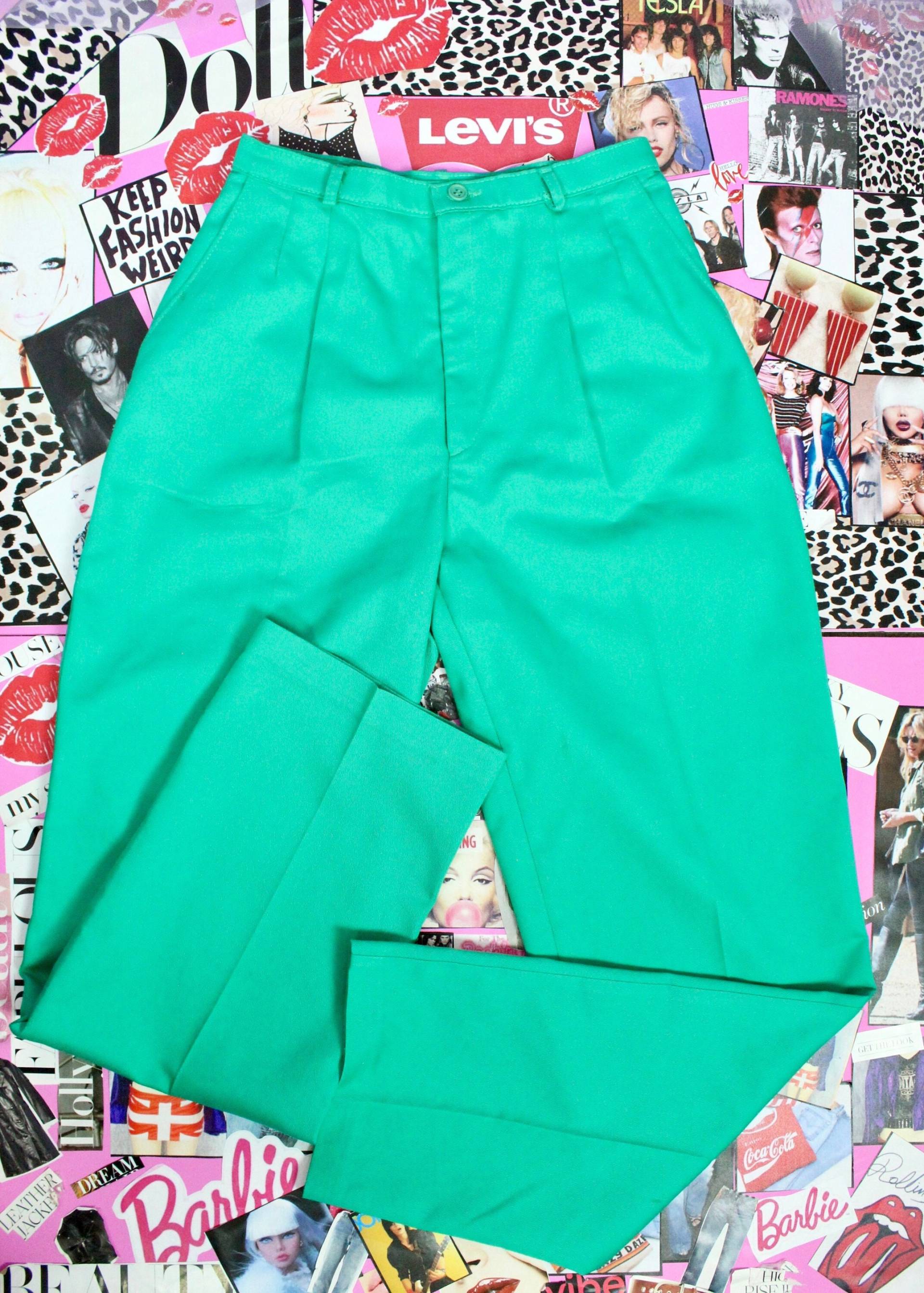 Vintage 80Er Bend Over Levis Strauss Neon Grüne Hose, Levi's High Rise, 2 Taschen, Taillengröße 55 cm Vintage 80Er Bend Over Levis Strauss Neon Grüne Hose, Levi's High Rise, 2 Taschen, Taillengröße 55 cm von RocknGlittzVintage