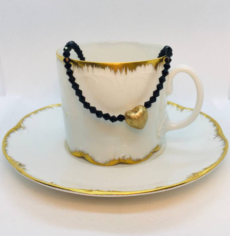 Gold Herz Anhänger Und Schwarze Perlen von RocksAndRabbits