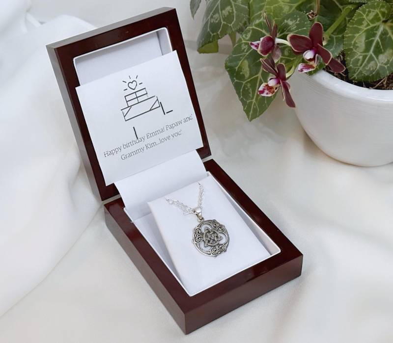 Luxus Aufklappbare Holzkiste. Weiße Plüschbox Mit Scharnier. Aufklappbare Plüsch Blue Box. Silberbox. Nicht Verfügbar Für Kanada Erste Klasse Versand von RocksAndRollJewelry