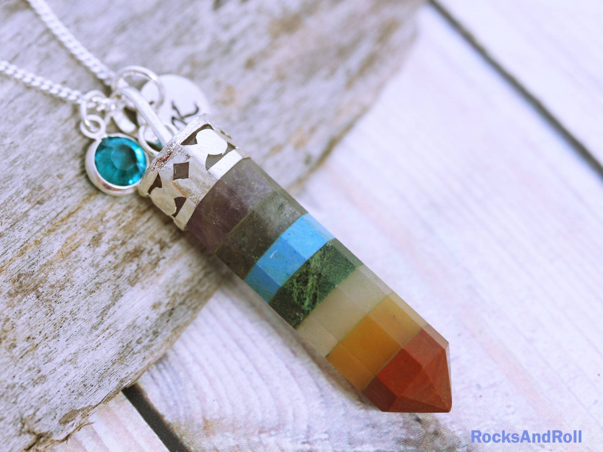 sterling Silber Chakra Halskette. Chakren Chakra-Punkt-Halskette. 7 Chakren. Edelstein. Schmuck. Kette Aussuchen sterling Silber Chakra Halskette. Chakren Chakra-Punkt-Halskette. 7 Chakren. Edelstein. Schmuck. Kette Aussuchen von RocksAndRollJewelry