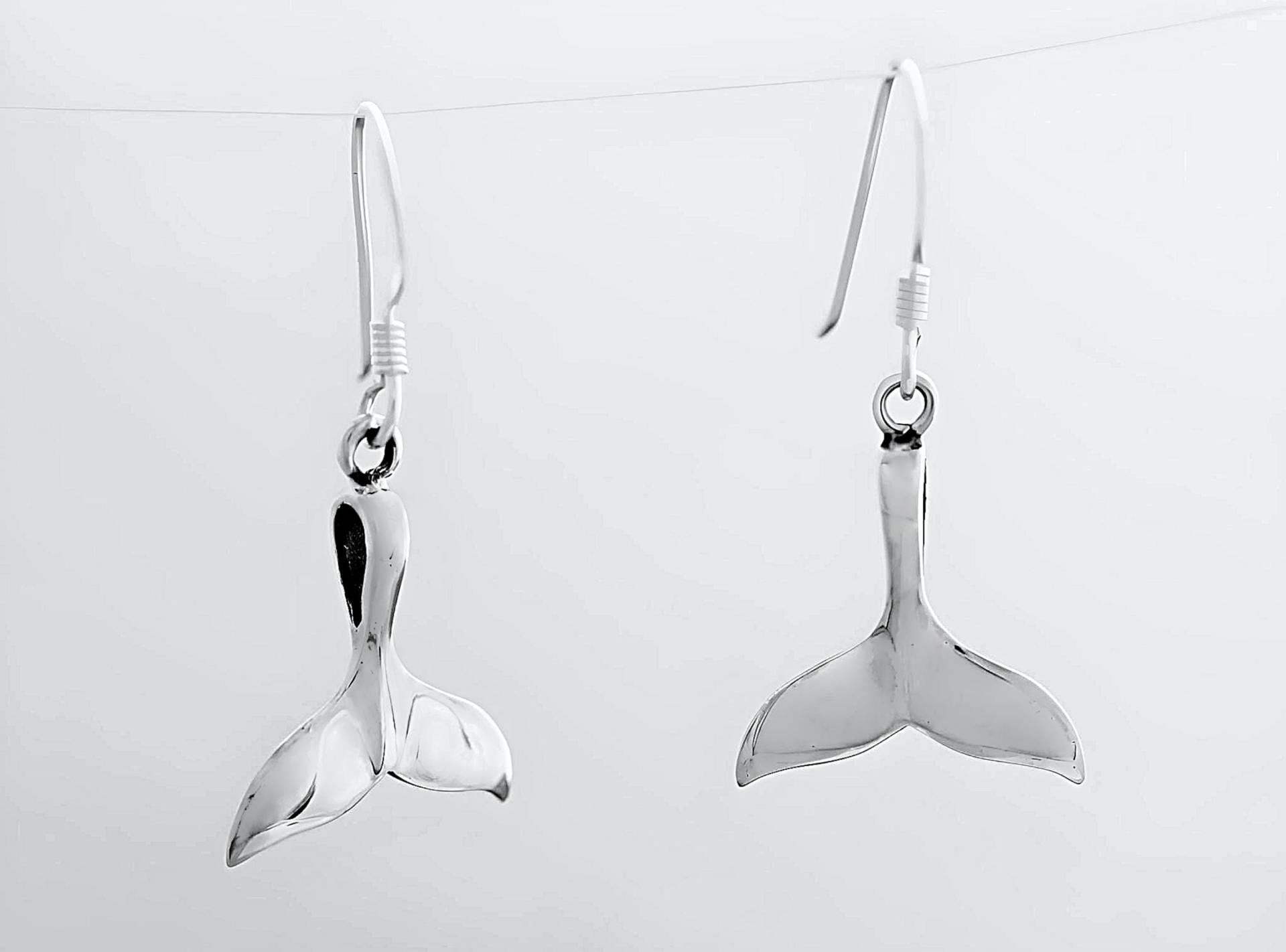 sterling Silber Whale Tail Ohrringe Whale Tail Fisch-Haken Außer Den Walen. Ozean Schmuck sterling Silber Whale Tail Ohrringe Whale Tail Fisch-Haken Außer Den Walen. Ozean Schmuck von RocksAndRollJewelry