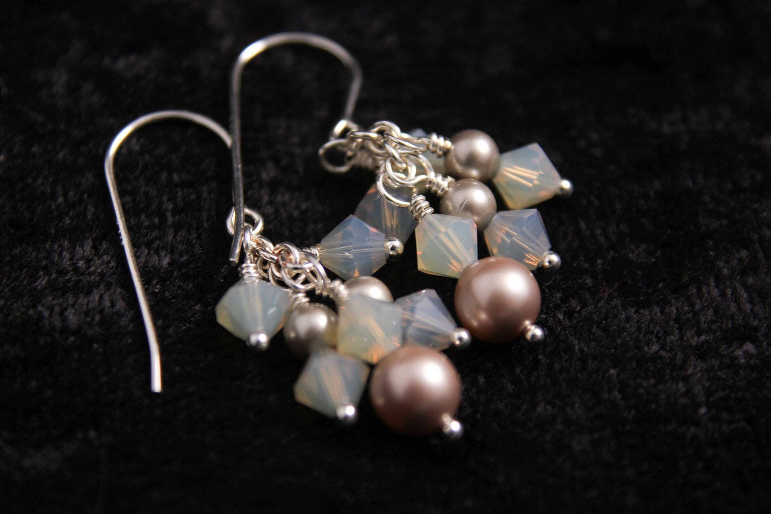 Champagner Und Sand, Crystal Pearl Cluster Ohrringe von RocksMapsandCrafts