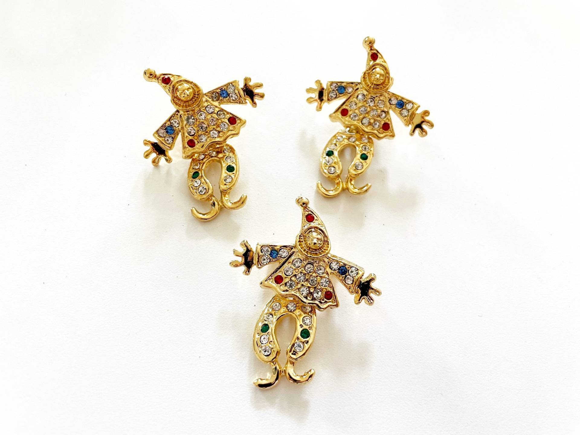 Vintage Gold Ton Multicolor Strass Bewegliche Clown Clip Ohrringe Brosche Schmuck Set Vintage Gold Ton Multicolor Strass Bewegliche Clown Clip Ohrringe Brosche Schmuck Set von RodaLova