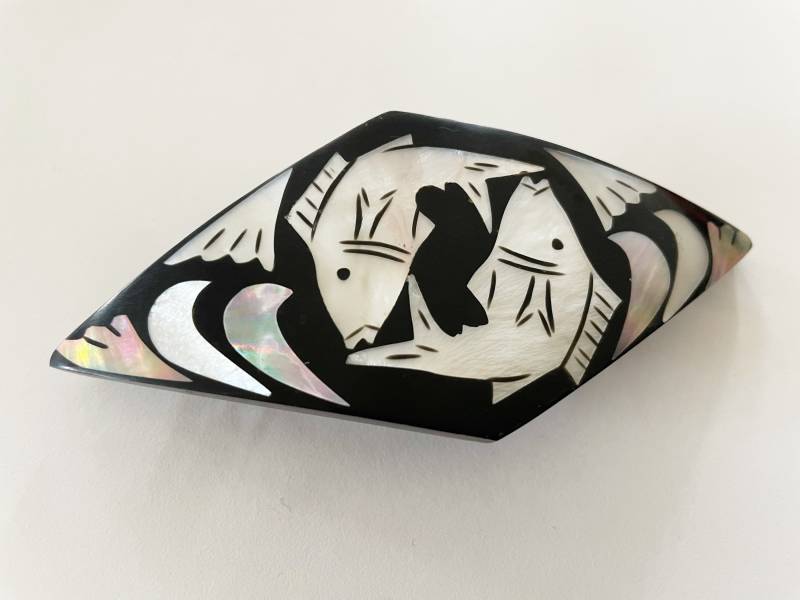 Vintage Inlay Perlmutt Schwarz Raute Form Fisch Muster Haarspange New Old Stock von RodaLova