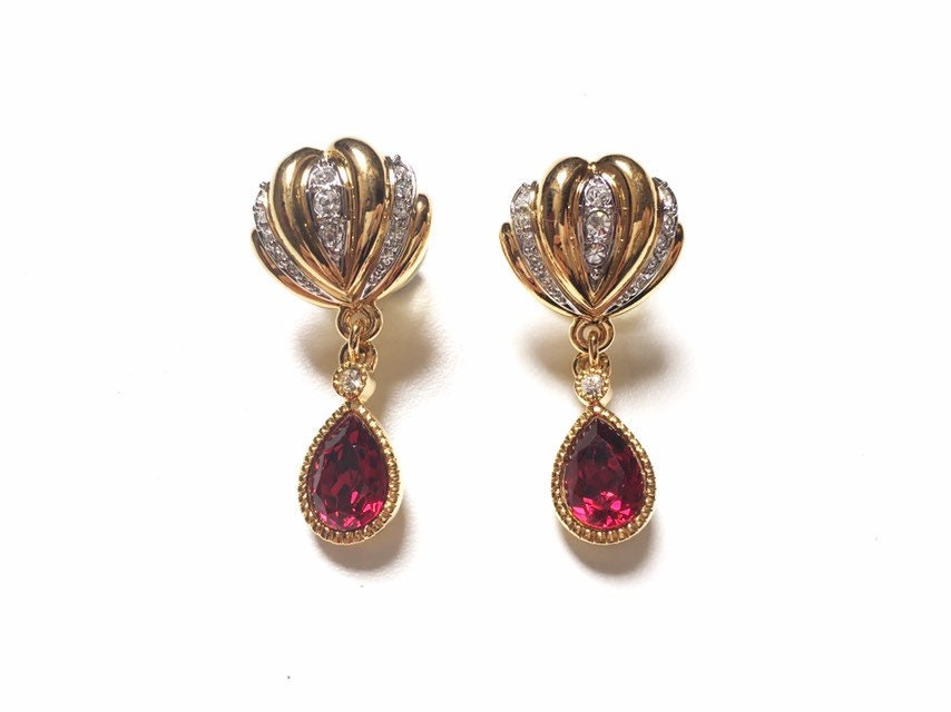 Vintage Swarovski Komponente Tear Drop Crystal Baumbau Durchbohrt Ohrringe Statement Vier Farben Vintage Swarovski Komponente Tear Drop Crystal Baumbau Durchbohrt Ohrringe Statement Vier Farben von RodaLova