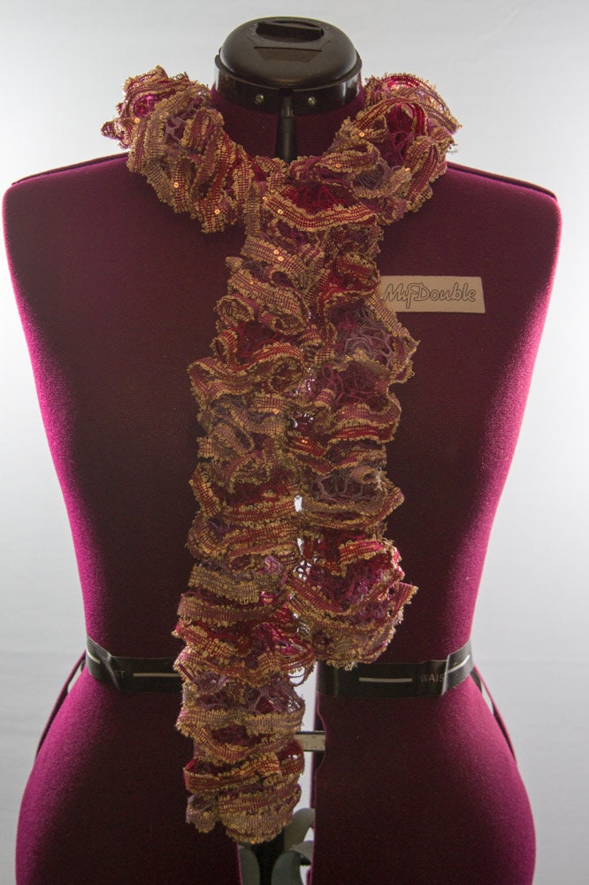 Gestrickter Sashay Rüschenschal in Boho von RodentAndCo