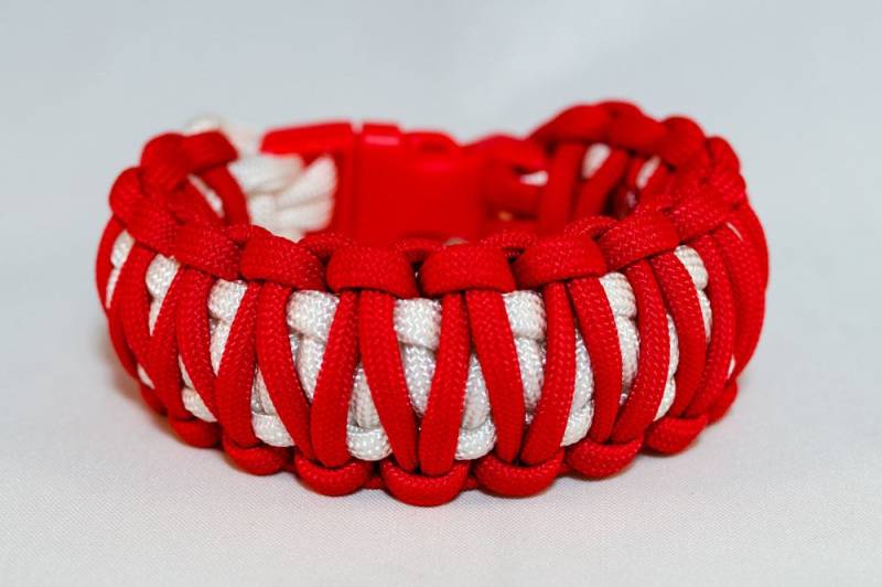 Rot-Weißes King Cobra Paracord Armband von RodentAndCo