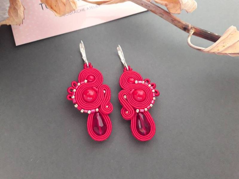 Klitzekleine Rote Kristallohrringe Kleine Perlen Baumeln Schmuck von RodicaGiftBox