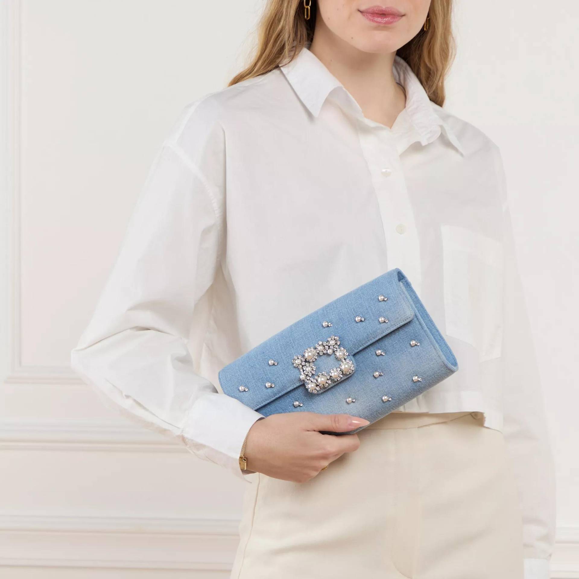 Roger Vivier Crossbody Bags - Flower Strass Pearl Buckle Clutch Bag - Gr. unisize - in Blau - für Damen von Roger Vivier