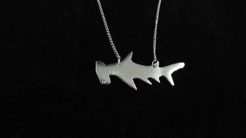 Barry Hammerhead-Hai-Halskette von RogueLobsterShop