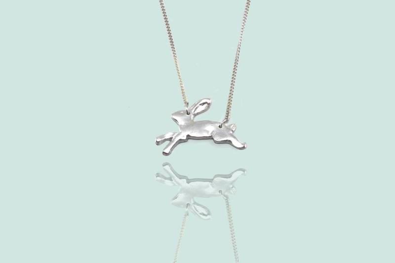 Leroy Hare - Silberne Hasenhalskette von RogueLobsterShop