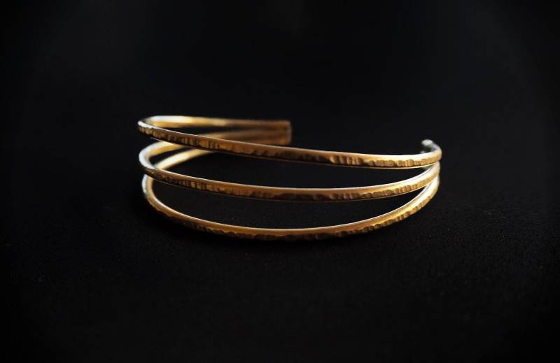 Handgemachtes Strukturiertes Goldarmband, Trio Kollektion Gold, Silber, Rosegold, Oxidiertes Geschenke Für Sie, 3-In-1 Armband Handgemachtes Strukturiertes Goldarmband, Trio Kollektion Gold, Silber, Rosegold, Oxidiertes Geschenke Für Sie, 3-In-1 Armband von RolandaAlves