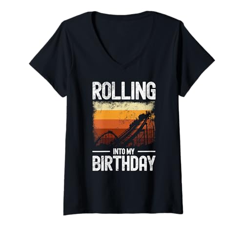 Damen Themenpark Geburtstag Rolling Into My Birthday Achterbahn T-Shirt mit V-Ausschnitt von Roller Coasters For Men Women & Kids Desings
