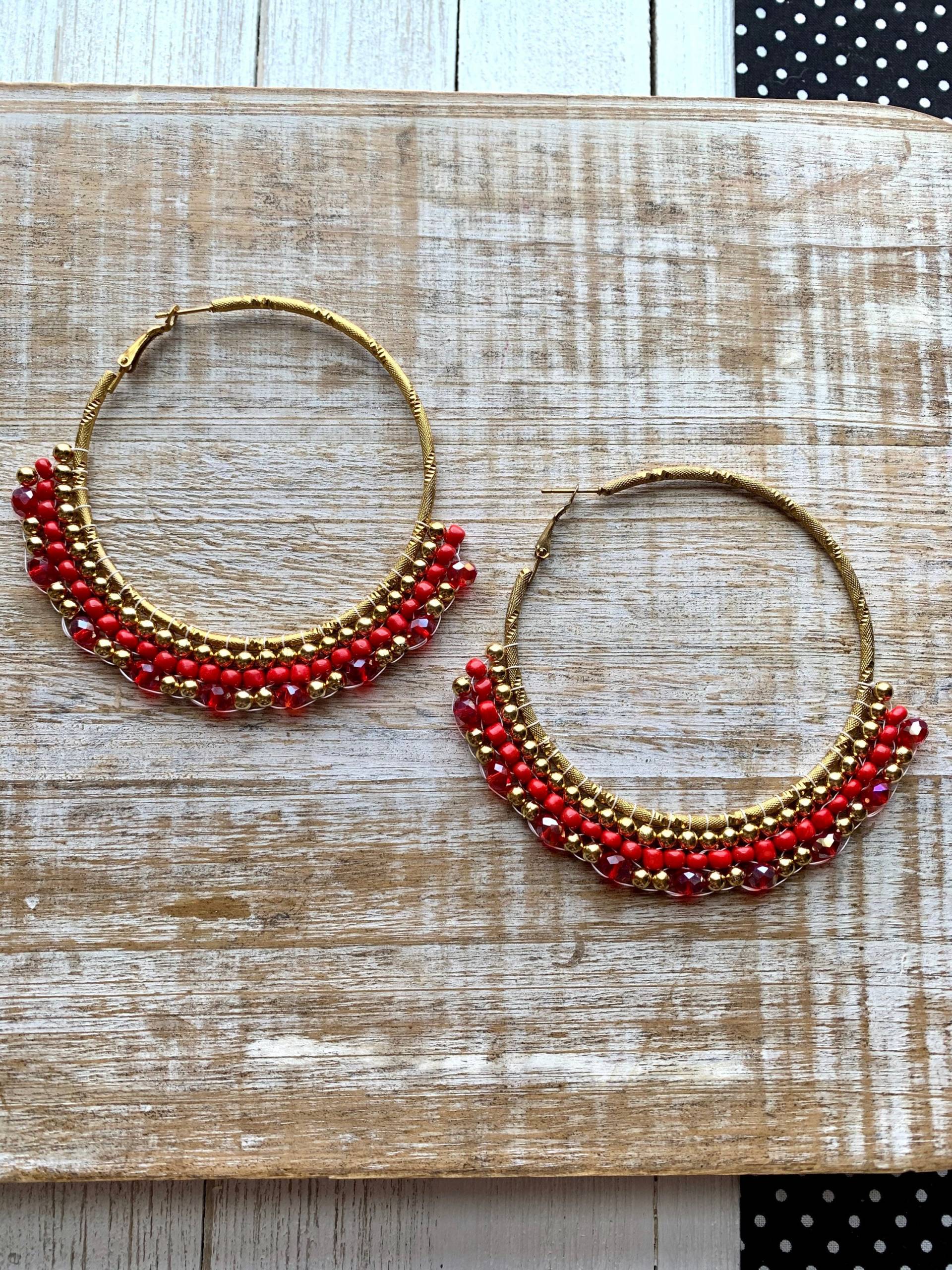 Creolen Ohrringe Große Gold Backstein Stitch Glas Kristall Perlen Rot Creolen Ohrringe Große Gold Backstein Stitch Glas Kristall Perlen Rot von RollinRockabilly