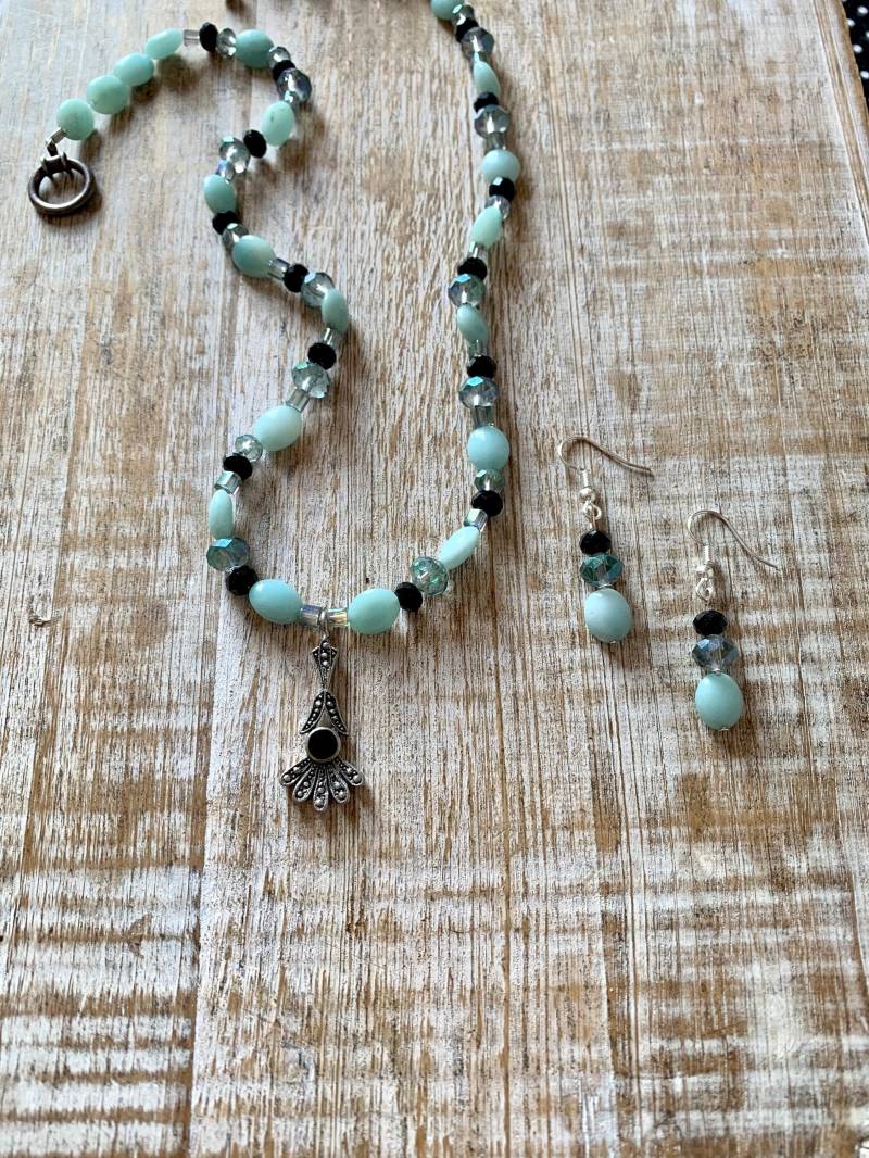 Kristall Schwarz Onyx Anhänger Halskette Mit Passenden Ohrringe Set Naturstein Glas Kristall Schwarz Onyx Anhänger Halskette Mit Passenden Ohrringe Set Naturstein Glas von RollinRockabilly