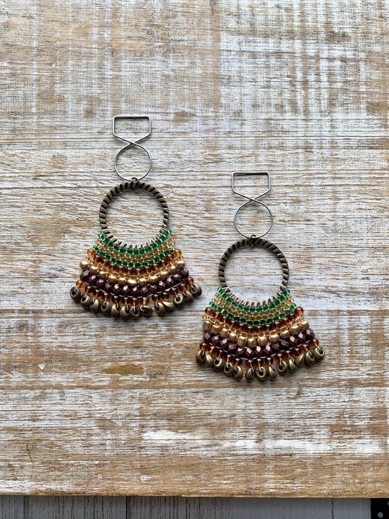 Perlen Erdigen Tunnel Gauge Boho Bronze Creolen Erdige Ohr Gewichte Hänger Hoop Braun Baumeln Gewicht Ohrclips von RollinRockabilly