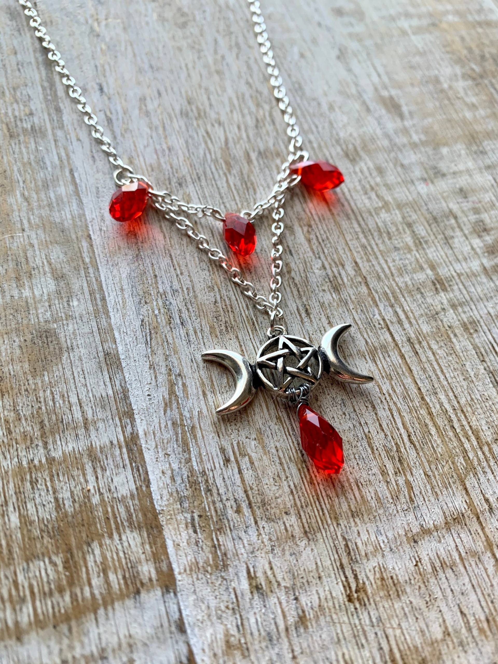 Triple Moon Red Kristall Pentagramm Mond Charm Halskette Wicca Phase Geschenk von RollinRockabilly