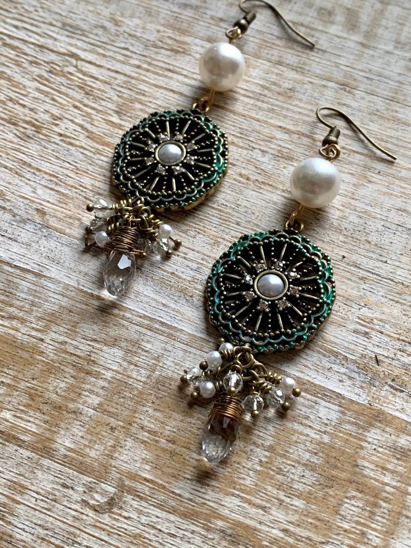 steampunk Bronze Gold Patina Perle Ohrringe Baumeln Kristall Hochzeit Clip On Ohrhänger Ohr Gewichte Gauges steampunk Bronze Gold Patina Perle Ohrringe Baumeln Kristall Hochzeit Clip On Ohrhänger Ohr Gewichte Gauges von RollinRockabilly