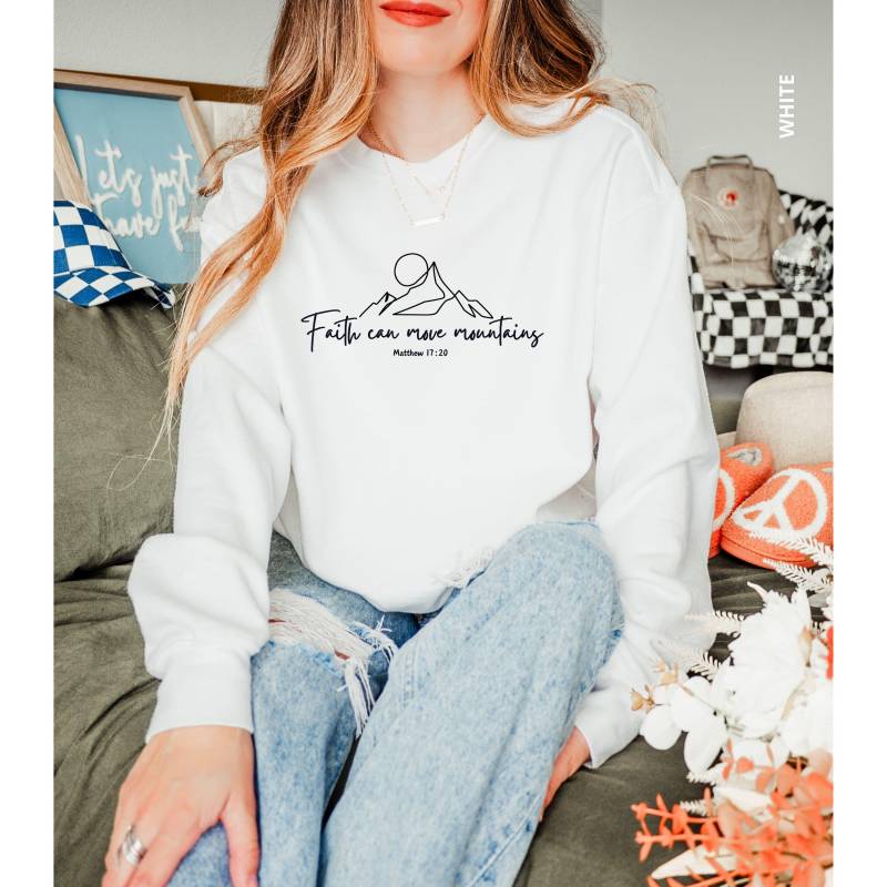 Glaube Kann Berge Versetzen Sweatshirt Comfort Colors Christian Crewneck von RolunaStudio