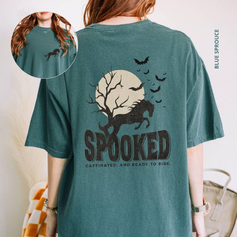Reiter Shirt Mit Pferd & Kaffee Halloween Komfort Farben Vintage T-Shirt von RolunaStudio