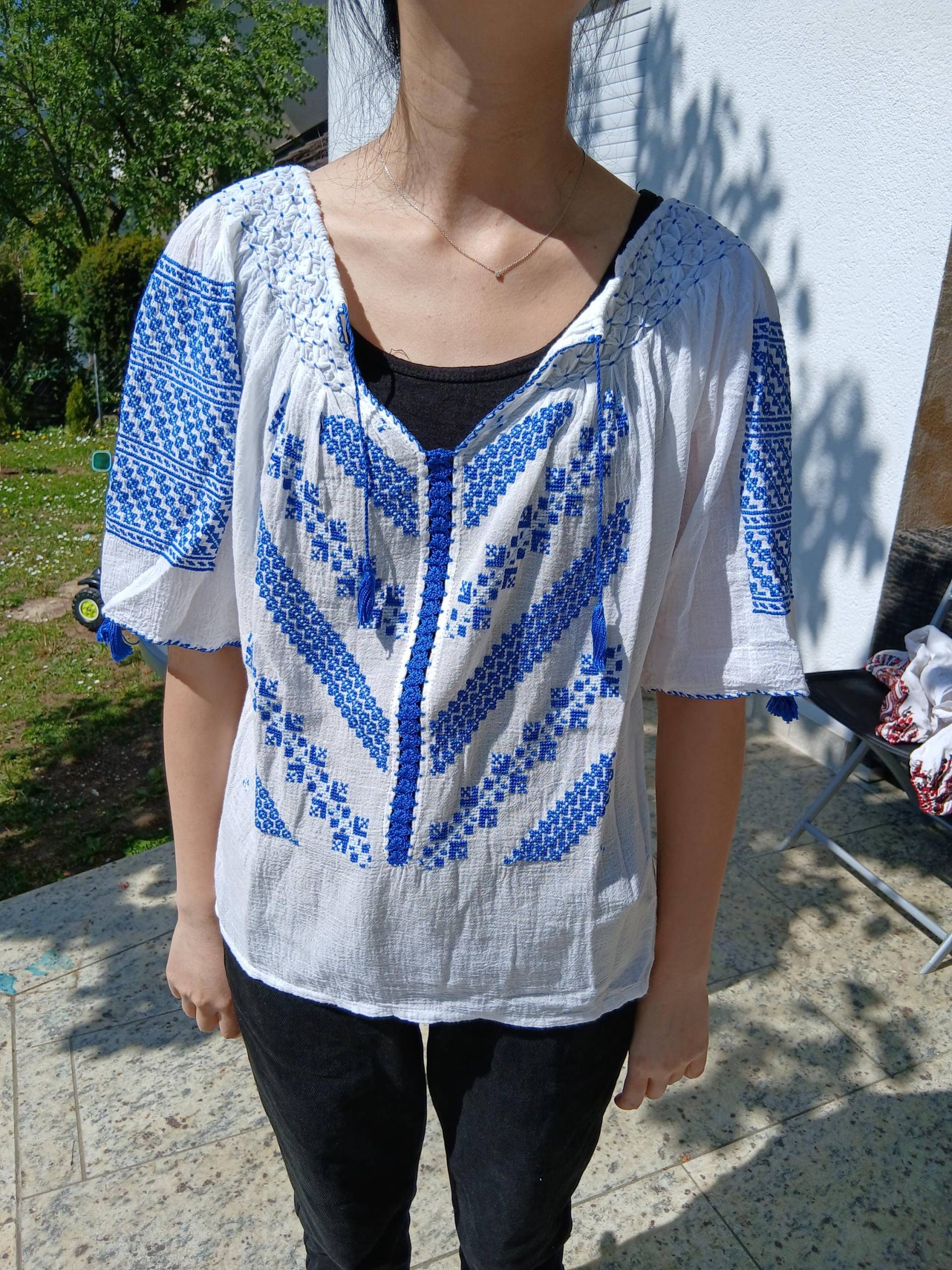 Neuwertige Handbestickte Folklore Bluse Rumänien Ethno Boho Hippie Stickerei Sommerbluse Handarbeit S M Neuwertige Handbestickte Folklore Bluse Rumänien Ethno Boho Hippie Stickerei Sommerbluse Handarbeit S M von Romaniancaleidoscop