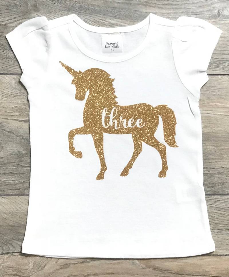 Einhorn Drei 3. Geburtstag Outfit Für Mädchen - Dritte B-Day Gold Glitter Kurze Puffärmel Shirt T-Shirt 3 Jahre Altes Funkelndes von RomariForKids