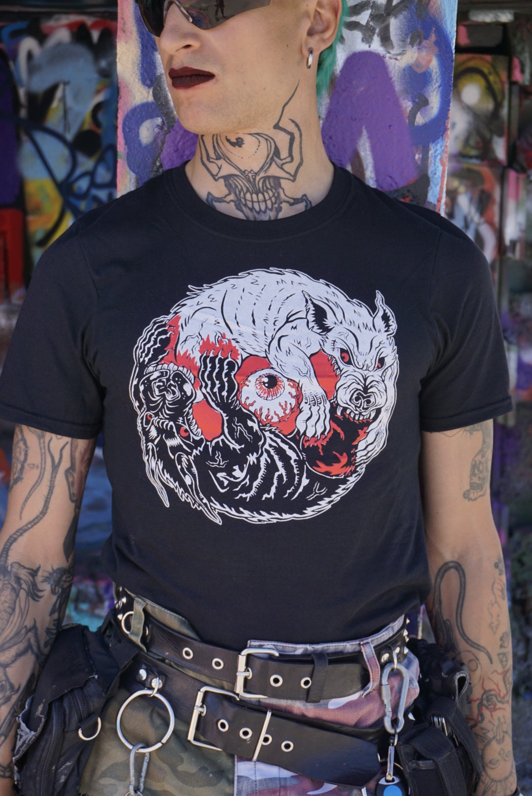 Ded Siebdruck T-Shirt Klassiker Dog Eat Ded Siebdruck T-Shirt Klassiker Dog Eat von RomigDEDstore
