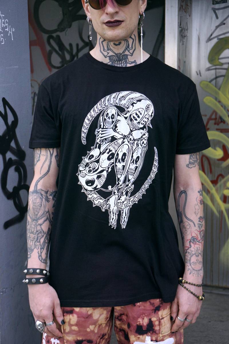 xenomorph Siebdruck-T-Shirt Ded xenomorph Siebdruck-T-Shirt Ded von RomigDEDstore