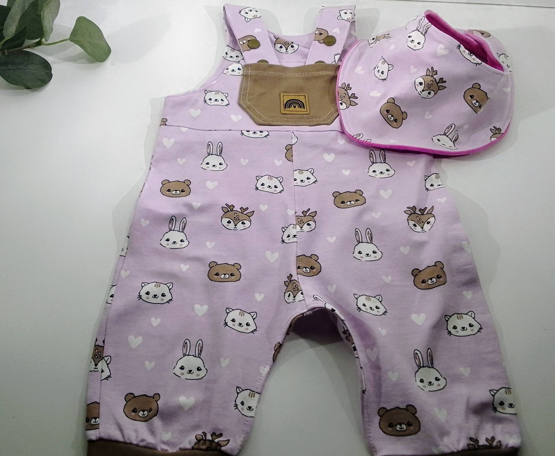 Baby-Latzhosen Set in Zartem Pink Mit Niedlichen Tiermotiven Gr. 68-74 von RomySchneidert59