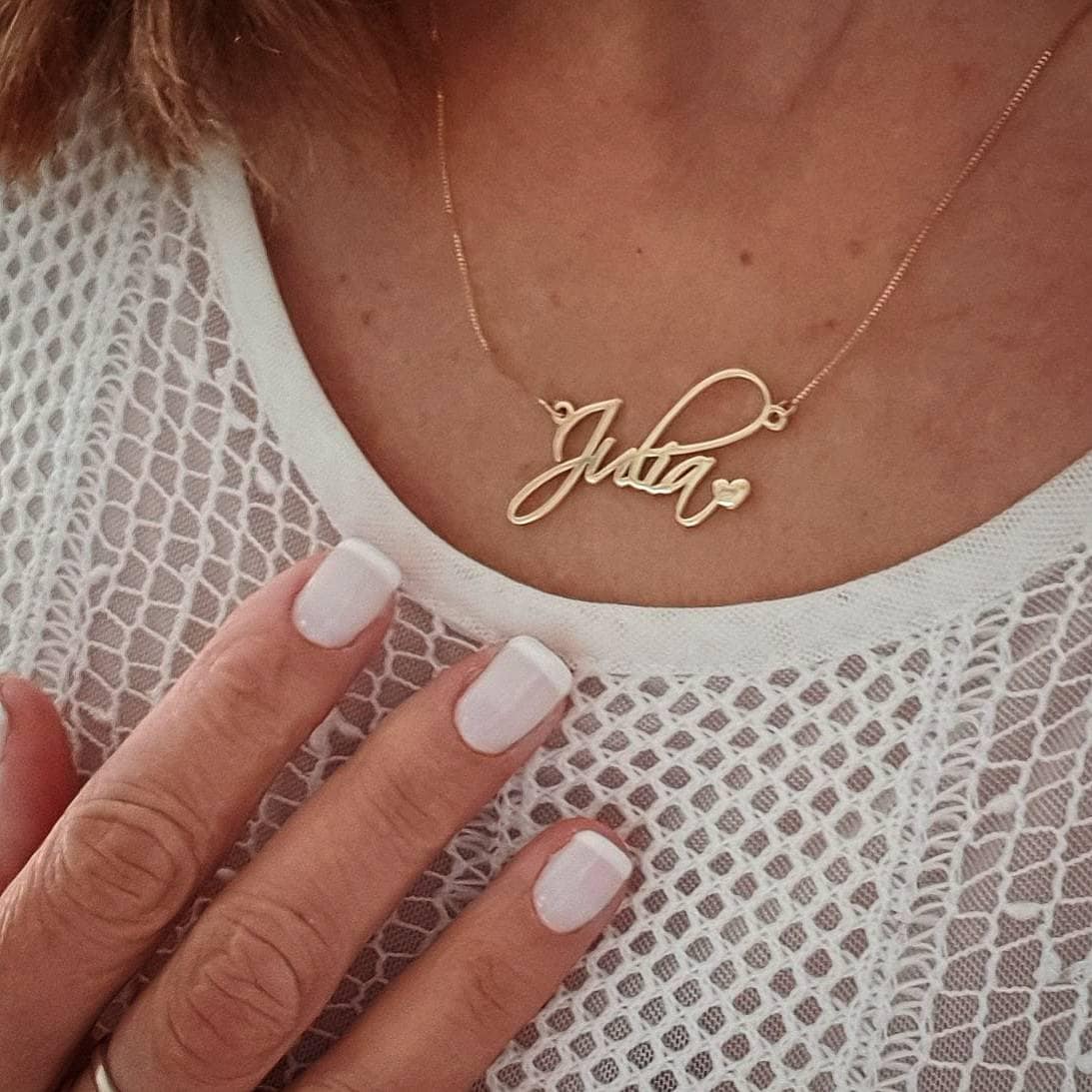 14 Karat Solid Gold Namenskette Julia Style in Echtem Mit Herz Akzent von RonLiDesigns