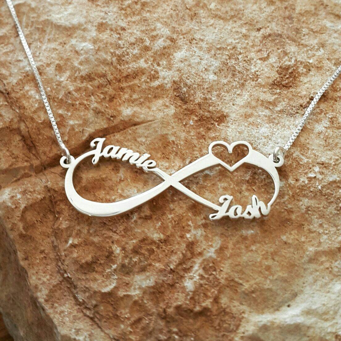 2 Name Infinity Halskette Personalisierte Unendlichkeit Anhänger Herz Design von RonLiDesigns