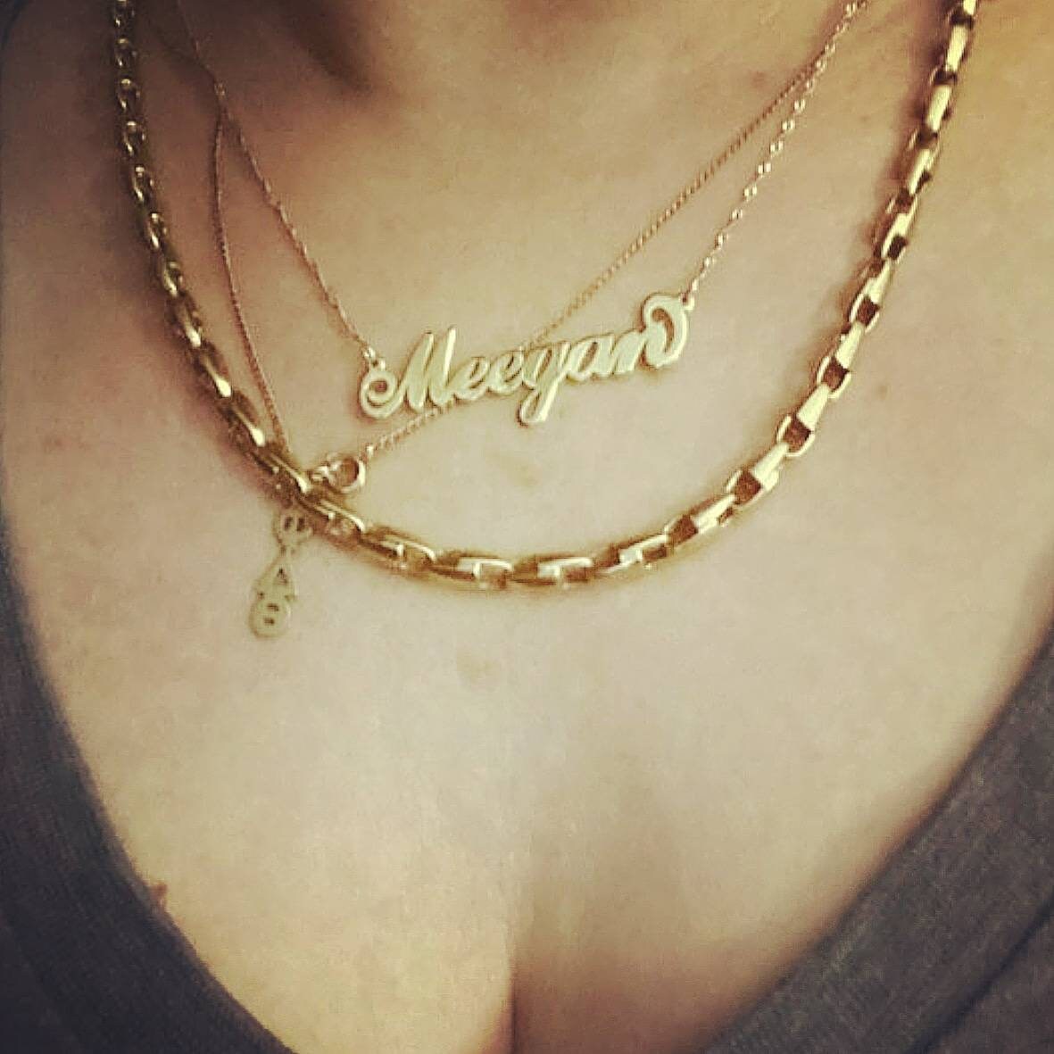 Echtgold Namenskette Personalisierte Kette Megan Style von RonLiDesigns