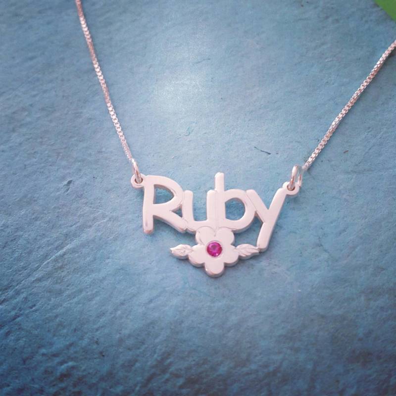 Kleine Namenskette Kindergröße Personalisierte Halskette Mini Ruby Style Taufgeschenk von RonLiDesigns