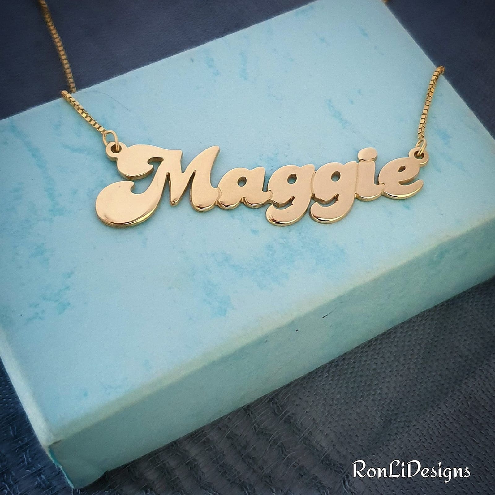 Massive 14K Gold Namenskette Retro Schrift von RonLiDesigns