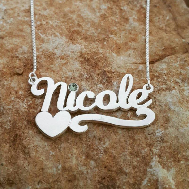Name Halskette Aus Massivem Sterlingsilber Nach Maß Script Birthstone Accent Nicole Style Heart Design von RonLiDesigns